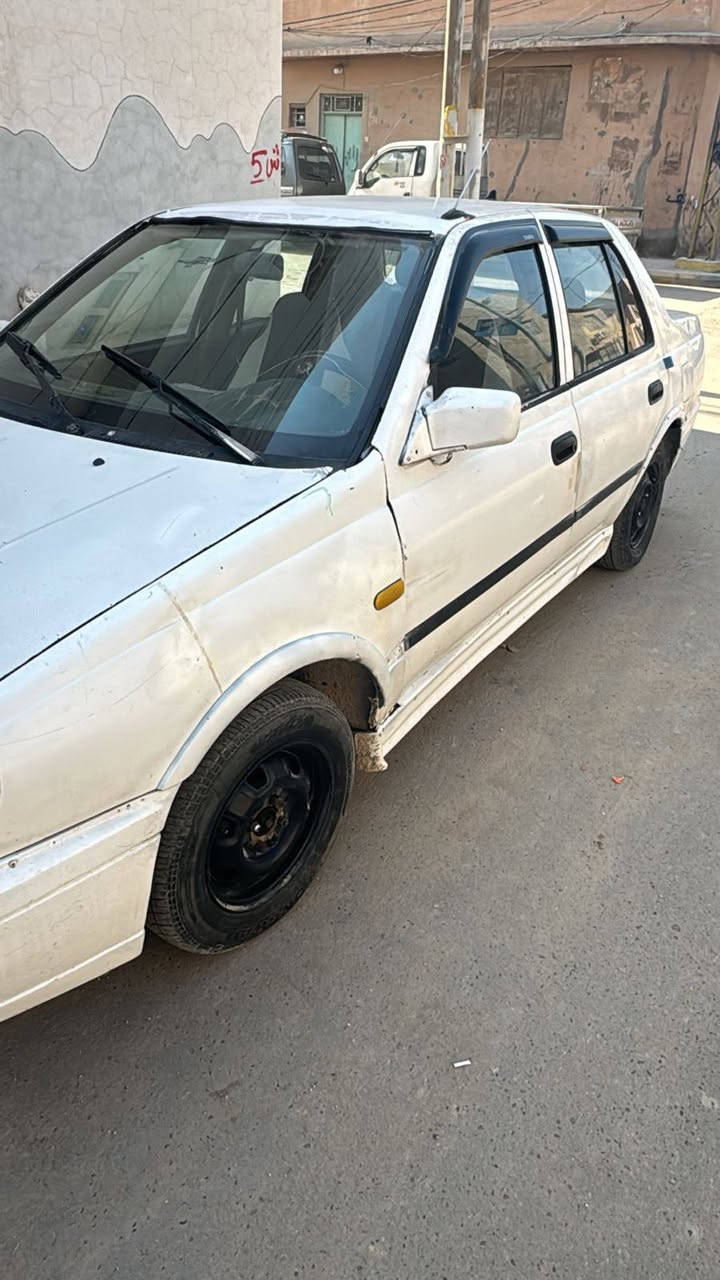 للبيع نيسان مديل ٩٣ سياره جاهزه *********** سعر٣٣ اوبيه مجال
