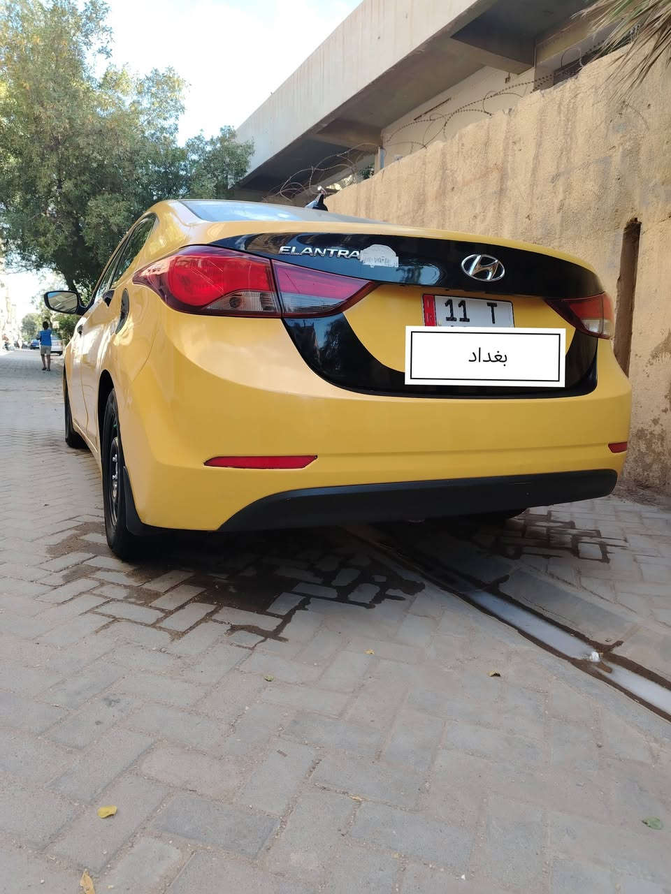 ياللة سلام عليكم الانترا ٢٠١٦ وارد أمريكي حادثه بيها باب وجاملغ جهه السايق اصليات مبدلات وباقي السياره ليبل واحد لايرباك ولاشاصي ولالغد مصبوغه مره وحده فقط محرك ٢٠٠٠ دوش كفاله اي برغي ممفتوح السياره فارغه قطره معجون مابيها مال جناي  جاهزه من كلشي رقمها بغداد بسمي مكان السياره بغداد مدينه الصدر غير متواجد ع نت *********** السعر ١١٨ وبيها مجال
