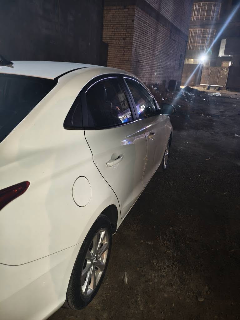 شانجان سنويه باسمي  وهزه جيده 
سياره بيه قطعه جانبه تبديل وصفحه اثر شخوط  صبغته  وكير بيه صفنه غير هذا شيء  مابيها وبالعافيه على يأخذه 80 ورقه وبيها مجال بسيط 
رقمي *********** كربلاء, العراق
