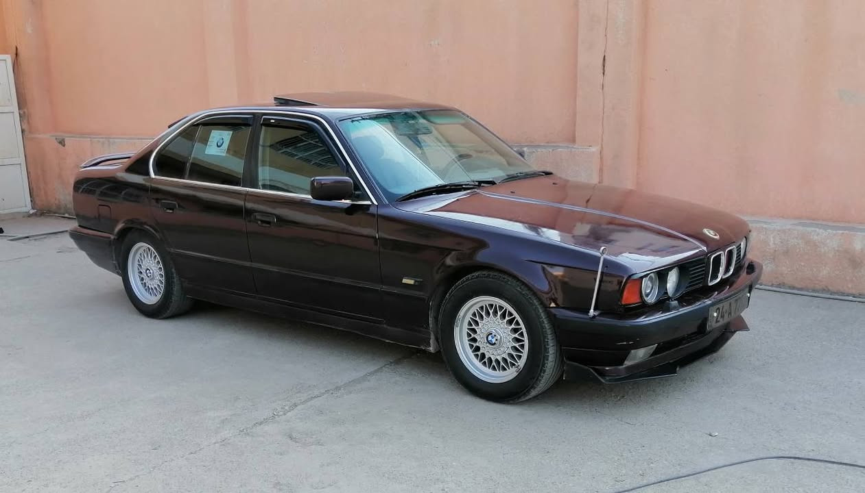 بيئم 525 .محرك جديد  كبس ديجيتال  گير اتوماتيك موديل 1993  سلايت جامات كهربائيه تبريد قطعتين . دبل أيرباك.مرايات كهربائيه.سلايت .كوشن جلد .گير محرك بشرط  سيارة عام بخ جمالية تحويل  بشرط . رقم وسنوية  جديد حتى.2029.سياره رقم دهوك و موجوده بدهوك.سياره بدون مصرف نهائيا.
سياره تحويل و غرامات بشرط ..سعر.72.مجال 
***********.فايبر.واتسأب دهوك, العراق
