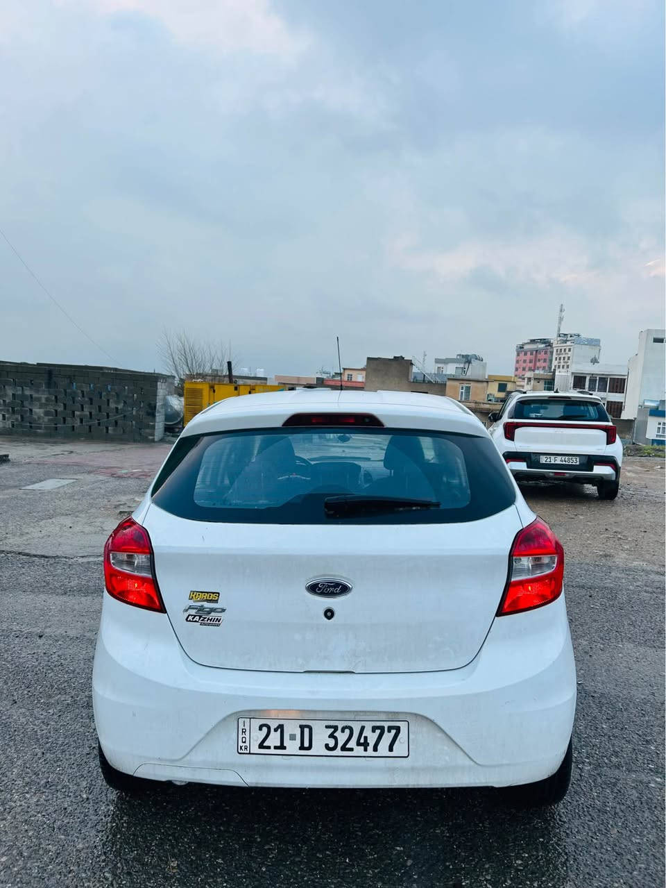 فۆرد فیگۆ ٢٠١٨ 
٤ بستۆن خلیجی مەکینە گەورە ١٦ ی مرغوب (147) هەزار کم حەقیقی ڕۆشتووە.
 دوو سویچی شەریکەی لەگەڵە.
 فوول مواسفات ABS و تراکشن و جامی کارەبا و شاشە و بلوتوز و ئۆکس و usb و سووکان ڤۆلیۆم و لایت کارەبای بەرز و نزم ئەکات و س

٣ پارچەی بۆیاخە کەمێک وردە تەرزەی هەیە
تەبریدی سارد و گەرمی لەسەر سویچ مەزبوت
 
سەنەوی و ژێنگەو ڕێگەوبانی تا ٢٠٣١ تازەیە، بە ناوی خۆمەوە پلێتی باریکە.
بەشەرتی گێڕ و مەکینە( ئەم مۆدیلە تەپەی گێڕی نیە)
هیچ مەسرەفێکی تیا نیە، تەحویل و غەرامە بەشەرت

سعر ٨٧ وەرەقە.
0771 016 4549 السليمانية, العراق
