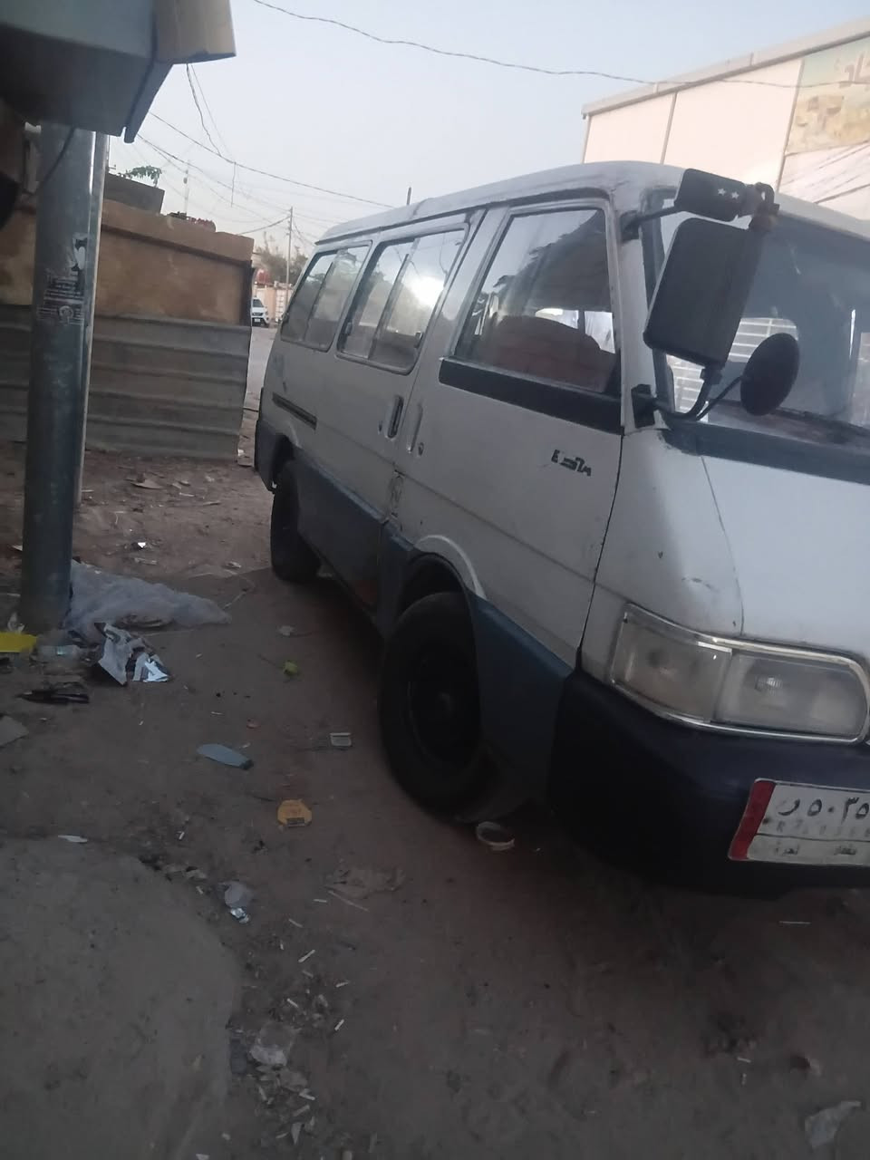 السلام عليكم سيارة بستة مديل ١٩٩٣ سيارة مكينة عل سحك اكسن جديد بس كيرها الثالث والبك يفلت كهربايات كلهة شغالة رقم بغداد سنوية لل ٢٩ بعدهي ما صاقطة سيارة ابلادية بيها اخياسات بل حجل فقط قطرت صبغ مباية السعر ٢٨ او بيها مجال للطيبين مكاني نجف الرقم *********** اتصل او بيك خير وادلال
