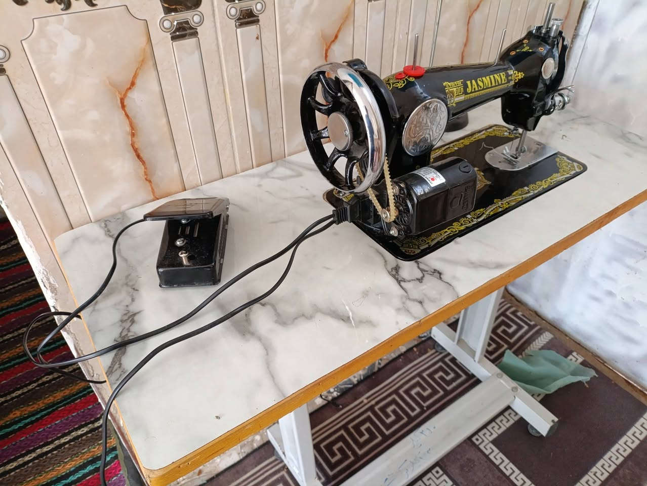 السلام عليكم
مكينة ام لفراشة جديدة كسر للبيع سعرها 75 وبيها مجال قليل حگ الجيه الله شاهد جديدة كسر وشرط الخياطة التواصل خاص او واتساب ***********
