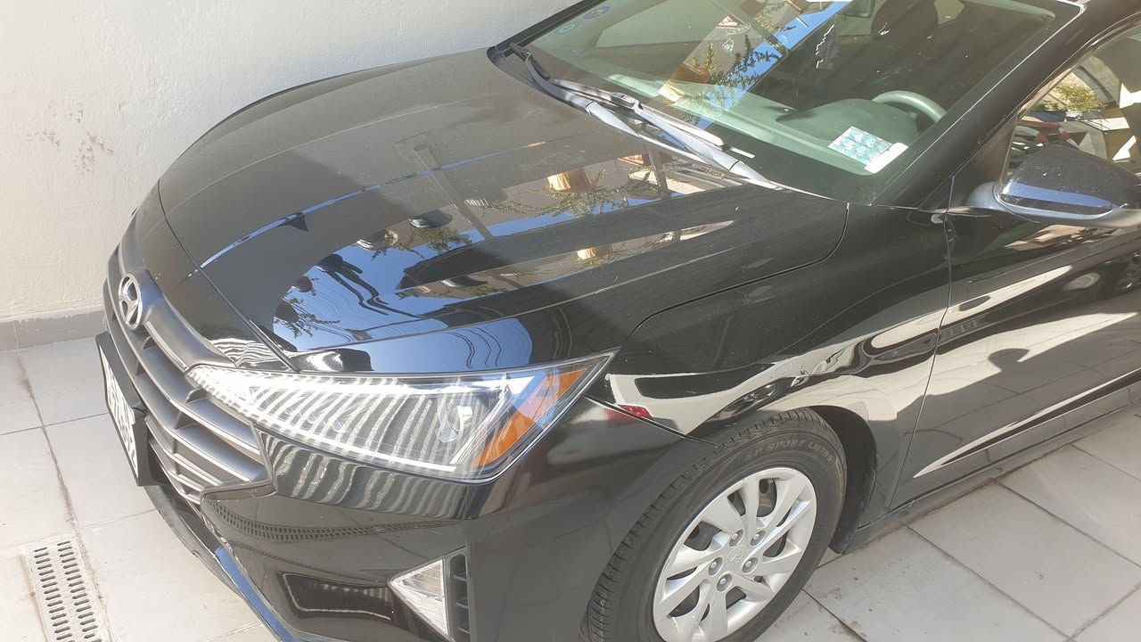 بسم الله الرحمن الرحيم
 _للبيع_فقط ✔️🚘
(( للجناية وعشاق الالنترا الي ايدور جديد على وضع الشركة 
هونداي النترا 2019 وارد امريكي
حادثها باب عكس السائق امبدل وصور الحادث كلها عندي وين يعجبك افحص وموجود سونارها وياها لون اسود ملكي احلى وارغب لون بهذا الموديل كير اوتو ATF المرغوب ، نظام ABS ,  تحكم استيرن مثبت سرعة ، غرفتها جديدة جدا  كشناتها بطاينها دشبول كله جديد ، الأرضيات الاصلية بيها  والبصمة الأحتياط ممستعملة وياها ، شاشة اندرويد وكاميرا خلفية بلادية مو عمل ، محرك  2000 دوش الاقتصادي المرغوب  السيارة ماشية 70 الف mil قابلة للزيادة رقم بغداد الانكليزي بأسمي الهزة الى 2027  ، تبريد وتدفئة شغالات وعلى وضع الشركة السيارة جاهزة ما بيها اي نقص ، صدر امامي خلفي تخم تايرات وباتري جديد ، فلاتر ودهون مبدلة جدد 
السيارة جاهزة ومتحتاج اي مصاريف بألف عافية على اللي يسشتريها مكانها بغداد / الكرخ  .
السعر  :  136 $  وبيها مجال قليل  ))

#_للأستفسار / ☎️  ***********  اتصال او واتس اب .
***********   اتصال فقط
