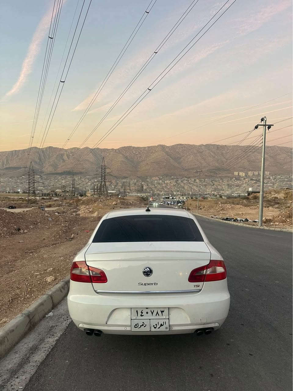 سكودا suber B 
موديل ٢٠١٣  كلين فول فول مواسفات vip سلايت اوتو پارك لاويت متحرك ستيرن بلاجكتور عالي ناسي
كوشنجلد هيته ر  كوشن خه زن ٣ په رده كاميره سينكوبشت حه ساس  حجمي محركي 2.0T
گئرو مه كينه بشه رت 
(***********)
13 ورقه غرامه 
دهوك دهوك, العراق
