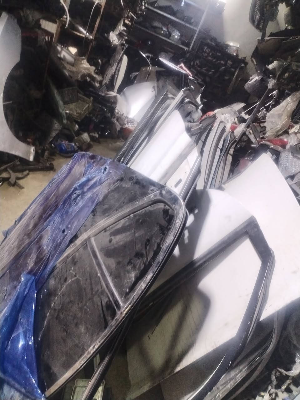 ابواب كادنزه للبيع
لون سلفرر
لون ابيض
متوفر ***********
***********
 موقع غزاليه شارع ١٥ الهياكل وره دائرت المجاري بل
