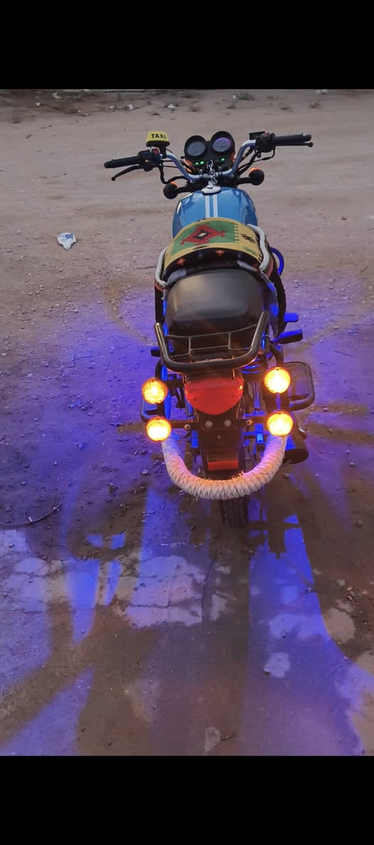 سلام عليكم دايوان نفخ مكينه 150
 موديل 22 كفاله عامه أوراق أصولي
 أي نقص مابيه سعر   1750 وبيه مجال قليل 
شراي ينتصل *********** وبيه خير ويدلل
