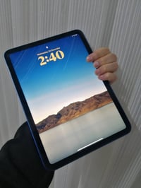 ايباد ١١ ١٢ مرة مشحون بطارية ١٠٠ كلش كلش جديد و نضيف الشراي يخابرني بس...