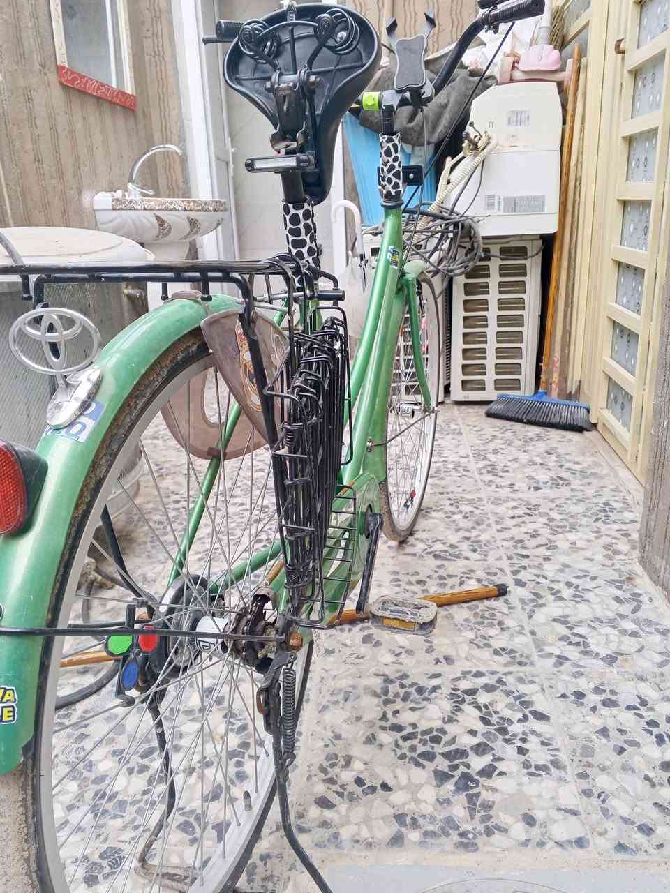 السلام عليكم بايسكل BD لون اخضر فسفوري دسك 90 البايسكل كلشي مابي موديل 2020ختم وياله البايسكل ياباني 100.100نضافه 95هوه وغراضه للبيع السعر 135  وبي مجال قليل  للاستفسار ***********
