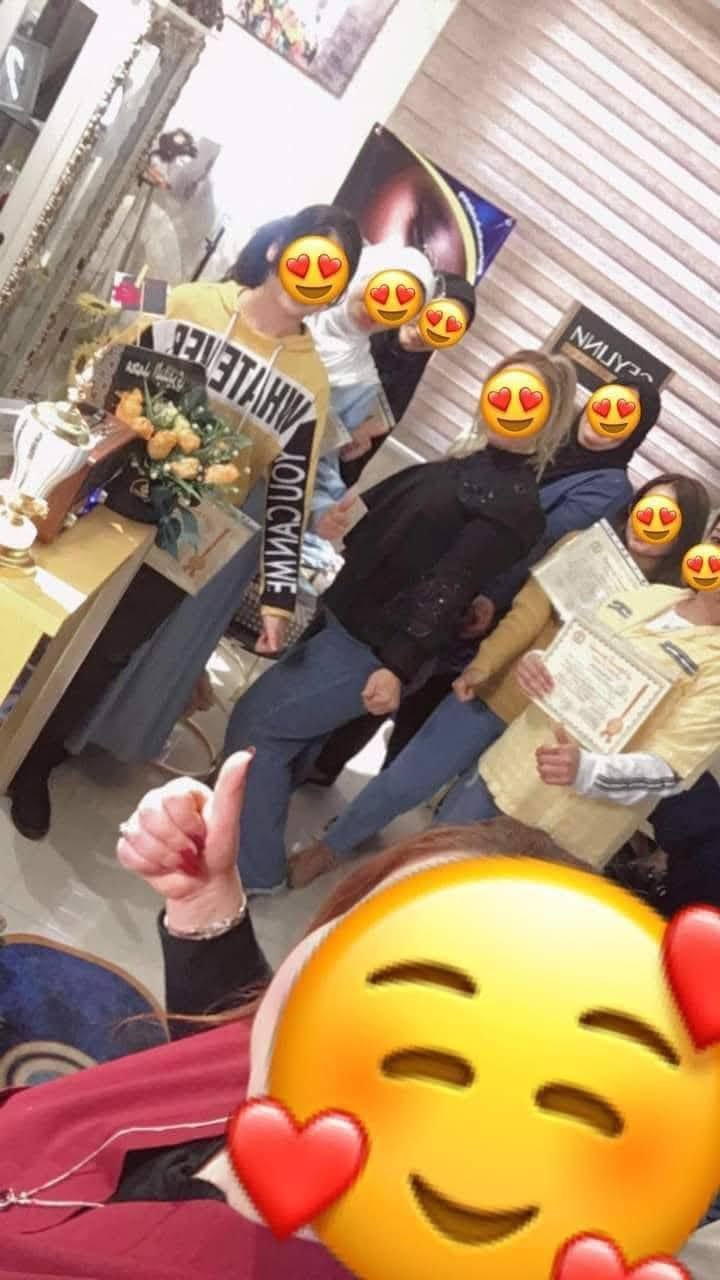 سارعوا بالحجز 🏃‍♀️🏃‍♀️ مفاجاه دورات اكريلك 
الدوره عملي ونظري شرح مفصل عن الاكريلك  تركيب وبناء الأضافر وجلش وبولي جل والادامه والاازاله  وكل مايخص الاكريلك والدزاينات الداخليه  والخارجيه 
 #بسعر 200 الف فقط 💅💅
🏃‍♀️🏃‍♀️
مدة الدوره 10 أيام تطبيق  نضري عملي 💯
 بالاضافه تحصل الطالبه ع الشهاده 
 ضمااااان التعليم 🙏
ملاحظه تعاد الدوره مجاناً في حال متعلمتي 🤗
العنوان / الدوره حي المعلمين قرب السقيفه 
متوفر واتساب ***********
