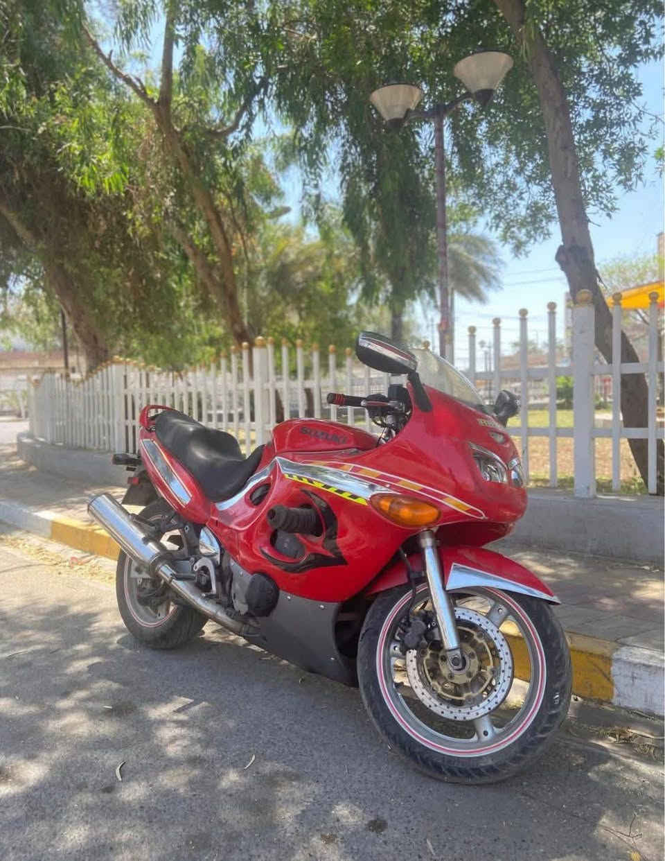 دراجة سوزوكى كاتانا  محرك 600cc
موديل 2005 اسم موديلها gsx-f 
دراجة حلوه واعتمادية جدا 86 حصان
جديدة شخط واحد مابيها .. صاحبها معتز بها ومچودرها اوراقها مفقودة من زمان ونريد نبيعها لأن ممحتاجيها ..
العنوان/ بغداد الجديدة/ المشتل 
 للاتصال والاستفسار على رقم الواتساب 
***********
