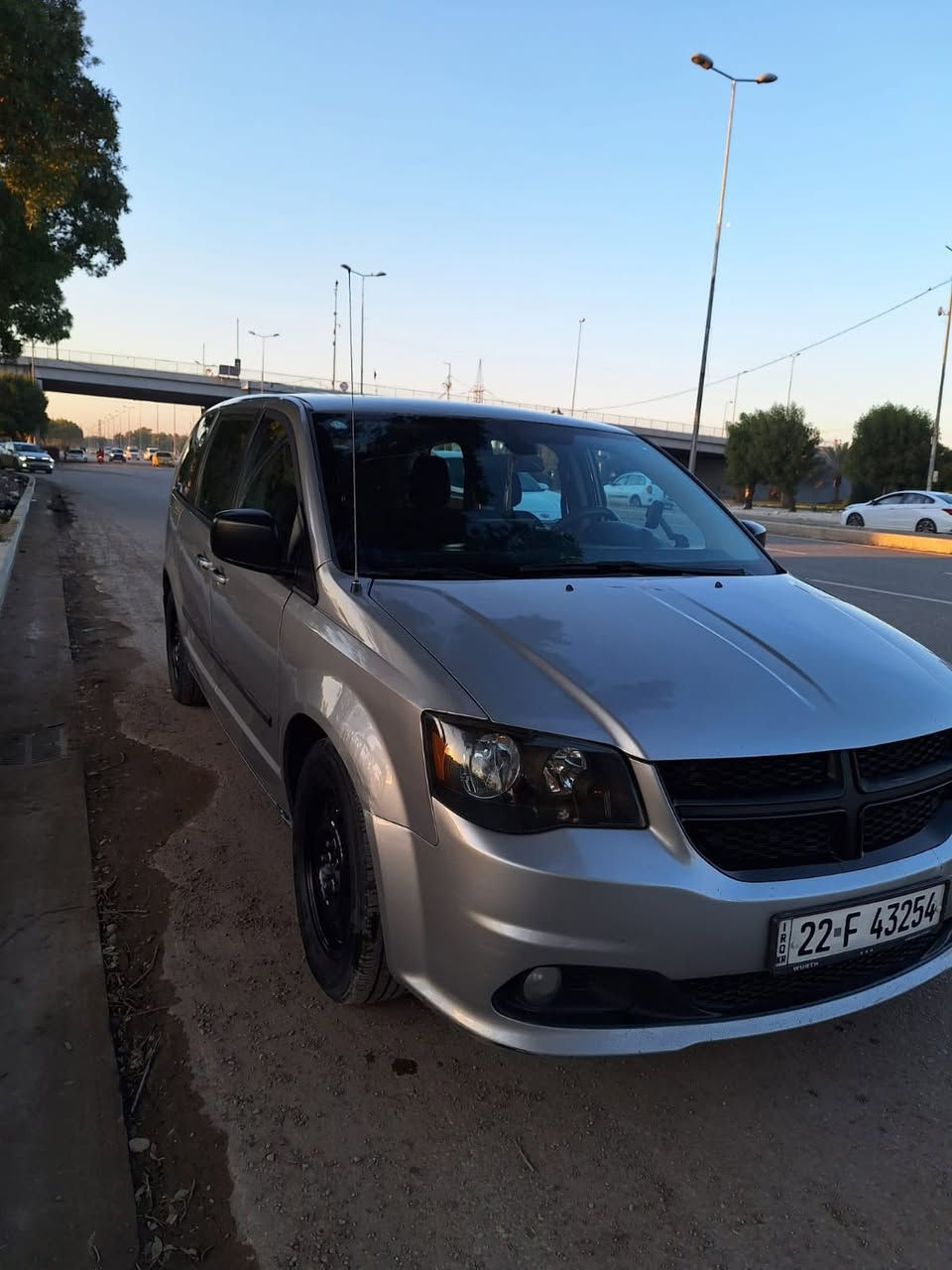 السلام عليكم دوج كرفان موديل 2016 للبيع السياره مصبوغه حزام للجماليه السعر 138  بيهه مجال شي قليل مكاني بغداد الحريه لاستفسار ***********
