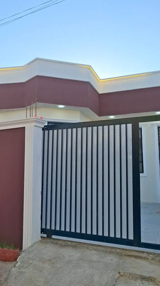 ***********
يعلن عقارات الجنوب 
الجزيرة ٤ شوارع قرب مطعم نايت كوين 
بيت 200  متر الجزيرة شارع الصقر 
طابو صرف زراعي باسم عراقي 
السعر ٩٧ وقابل للتفاوض 
غرفتين وصاله واستقبال ومطبخ صحيات خارجية داخلية تاخذ نسخه من الطابو وكاله بالمحكمة ومكاتبة 
اي استفسار تواصل على الرقم 
*********** البصرة, العراق
