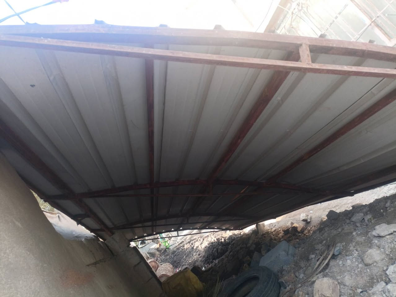 متوفر سقيفه للبيع درجه اوله ثقيل  الطول 6 *4  السعر 200 وبيه مجال 
***********
