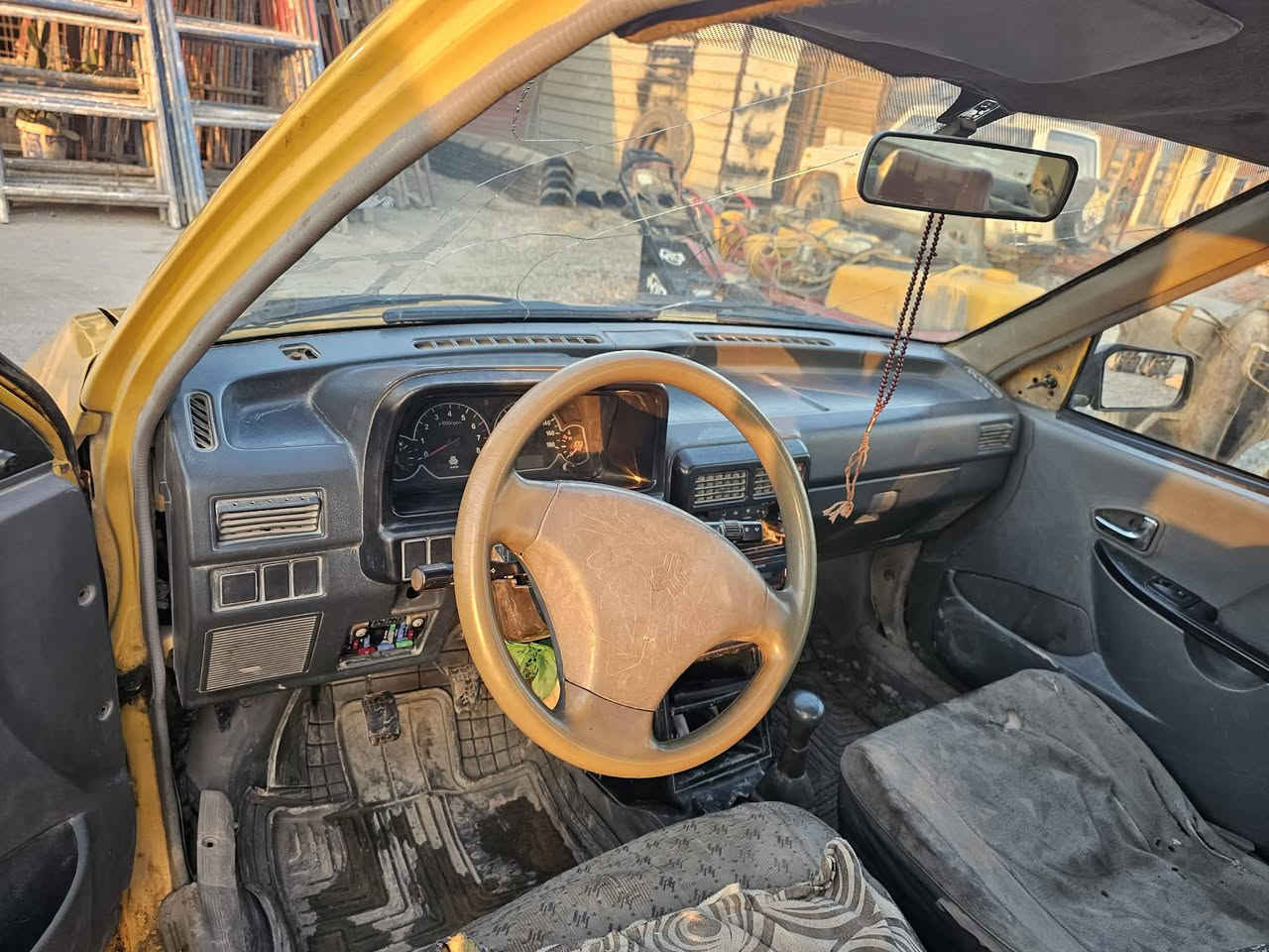 يا الله
السلام عليكم ورحمه الله 
سايبه 11  شاد ضفيره جديده تجفيت جديد تخم تاير جديد
حداديه جديده  هذين ما صارلهن سبوعين.

بيها بس الثالث يشكل والسكن طافي طبگ

راعيها موجود رقمها كوت شوكت ميعجبك تحول
مطلوبه 600الف هيئة وغرامات سنويه ساقطه 2016 محد يطلب عليها 

اريدها ب15 وبيها مجال 

مكاني بسمايه متواجد واتساب 
***********
