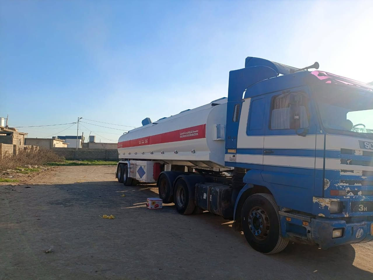 السلام عليكم سكانيا للبيع.راقم نينوى حجم 143 420 موديل 1995 مثبته صهريج طوناج جي بي اس سنويه 2027 السعر 240$ وبيها مجال للاستفسار الاتصال بالرقم/***********
