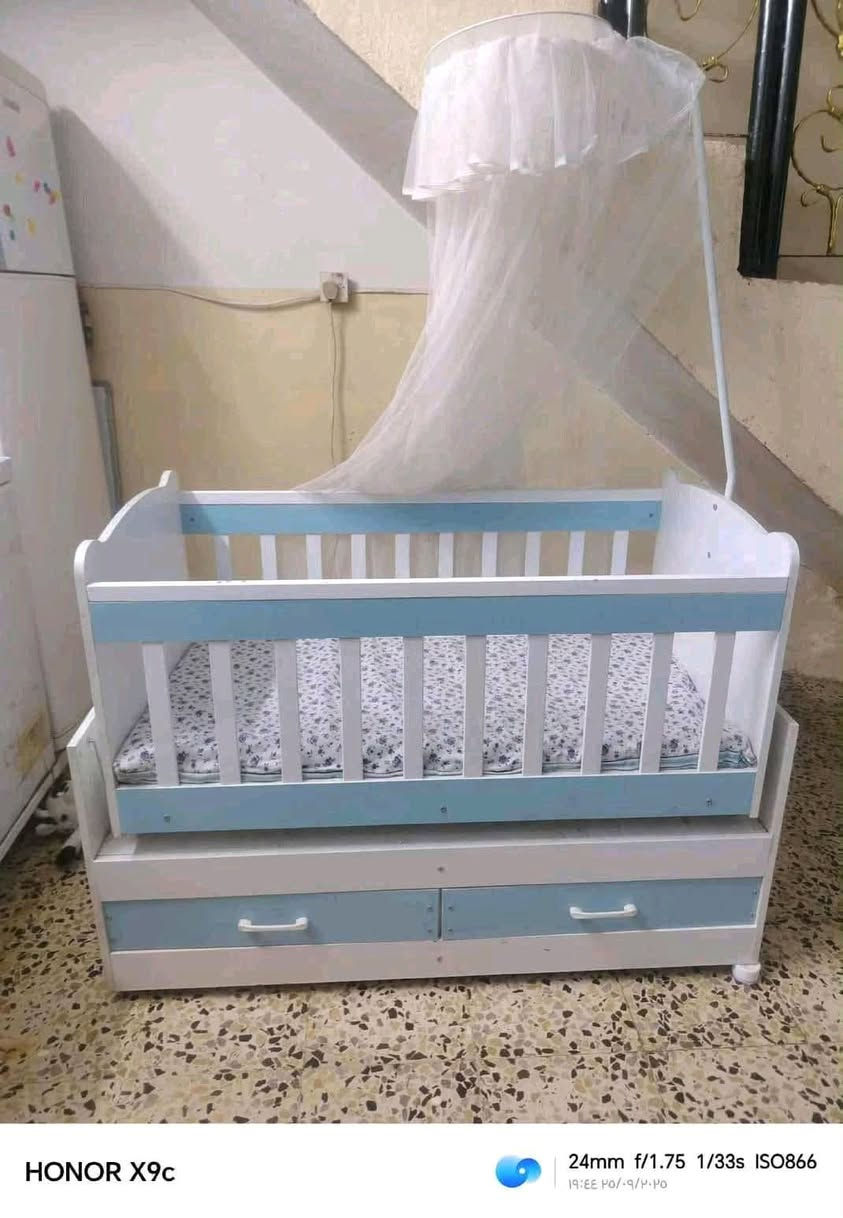 بيع مستعجل تخت طفل هزاز اخو الجديد سعر 45 الف نهايته عنوان حي السماح ‏‪***********
