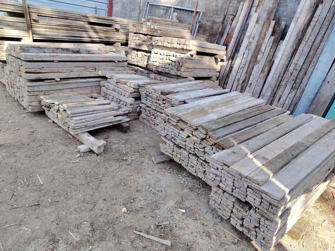 قالب خشب للبيع روسي نضيف حيل
يدك 200متر اتصال *********** العنوان الحله المركز
