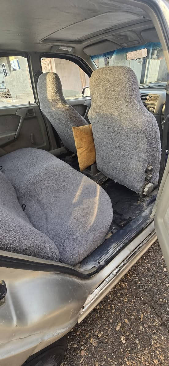 سڵاو تان لێبێت ئەم ئۆپڵە بەردەستە نمونە لەجوانی  ئاڕم پلاستیک سلێمانیە ئەوەلیاتی هەیە  مۆدیلی 1992کراوە بە95 کامل بۆیاغە لەسەر ساغی موسو بڕاوە بەشەرت  ئەی بیئێسە 
مەکینەی 18ی مەرغوب  بەنزین زۆر کەم ئەخوات  چوار تایەی لۆکی لەسەرە ویلەکانی تازەیە  سڵایدە  سوکان پاوهە تا بڵێی جوانە سەیارەکە لەبەرەو ڕوو زۆر جوانترە گێڕو مەکینەی بەشەرت کامل گێچەکانی ئیش ئەکات سعری 30گەڵاو مەعمەله شوێن تەکیە ***********
