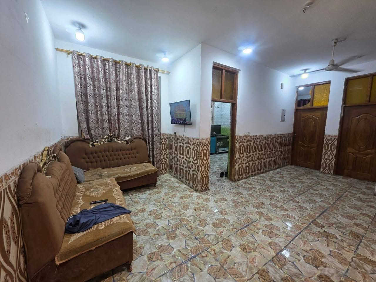 🏛️ ((مكتب الريان الاستثمار العقار)) 🏛️

🏠 بيت للبيع كوت حي الحكيم شارع سكلة ابو حيدر الخفاجي او قرب اسواق البركة.

✨ مساحة::200 متر. ✨
✨ بناء::طابوك سكف صب. ✨
✨ مرقم من قبل بلدية حي الحكيم. ✨
✨ خدمات::ماء _كهرباء _مجاري _مدارس. ✨

🏠 يتكون من غرفتين نوم _هول _مطبخ _استقبال _مجمع صحيات _كراج _حديقة.

👈 للاستفسار اكثر.
🏛️ #مرجعة_مكتب_الريان_الاستثمار_العقار.
🗺️ عنوان مكتب كوت حي الحكيم شارع علاء غريب او قرب اسواق باب الحارة.
👈 بأدارة حسين ابو سند الركابي.
☎️ *********** ☎️
