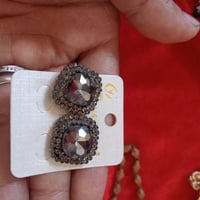 طقم إكسسوارات • أقراط كريستال • عقد متعدد الخيوط