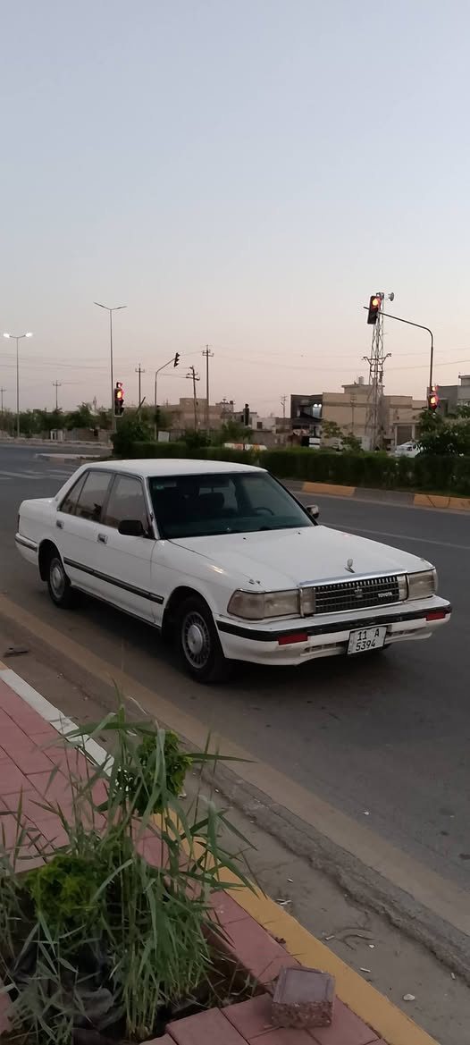سوبر 1989 يسره بلاد محركه سته سلندر كير محرك حداديه كله  تمام تايرات جدد سعره 60ورقه وبيه مجال مكانه كربلاء ***********
