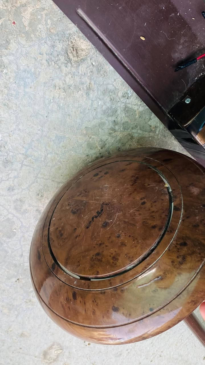 سلام عليكم ميز مبرده 4 ؤنص بنكات ثنين شرط شغلات نضيفات كامل بشكل الشراي يخابر هذا رقمي *********** السعر البنكات الواحد 14 وبي مجال قليل سعر الميز 15وبي مجال
