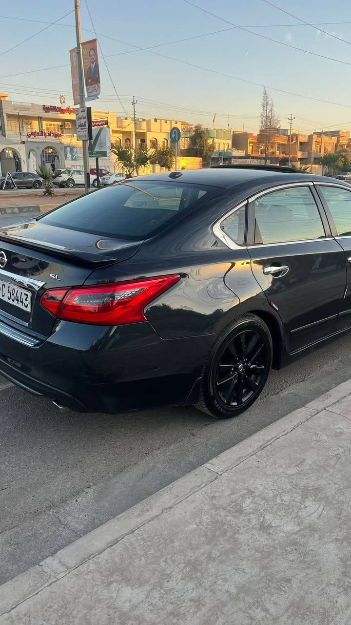السلام عليكم 
نيسان التيما موديل 2017 
ماشيه 100 ميل فقط 
السيارة فول مواصفات 
فئة SL
بيها ضرر امريكا بابين 
وبل عراق وشوية من البوند صار بي صبغ 
يعني 3 قطع 
السيارة كير محرك  شرط 
السيارة فتحة سقف 
كشنات جلد 
وتدفئة بل ستيرن 
تدفئة بل كشنات 
 نقطه عمياء 
شاشه كبيرة 
وكاميرا 
اشارات بل مراية
 بصمة
 وتشغيل عن بعد
السعر 123 وبيها مجال 
للتواصل ***********
الخاص موجود 
مكان سيارة موصل
