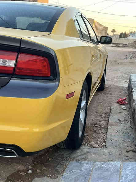 السلام عليكم 
جارجر ١٤ بيه جاملغ امامي بدون أرباك 
السيارة جاهزه وجديده 
السعر ١٥٨ 
***********
