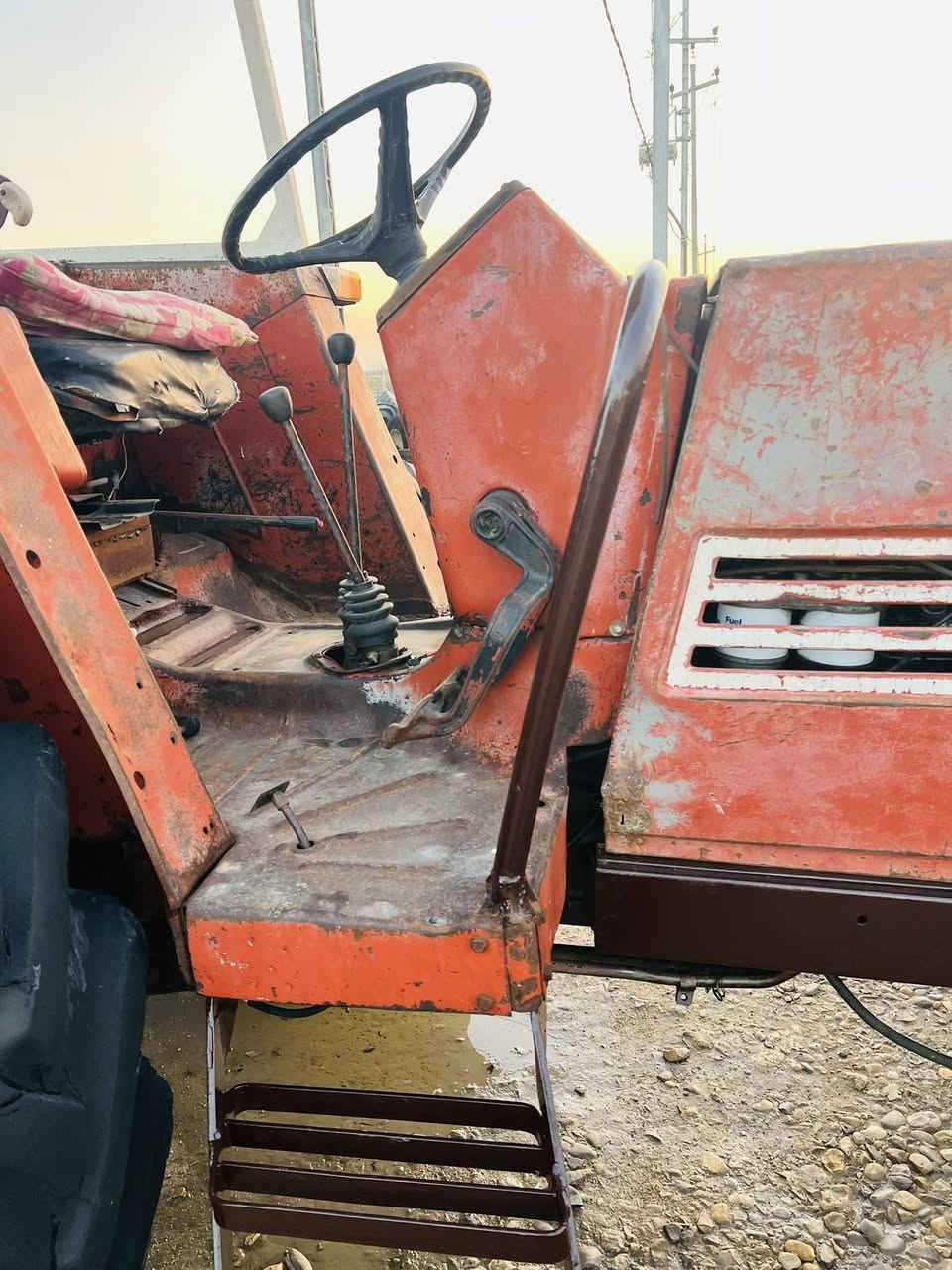 للبيع فيات 780 سنويه وأرقام
بدون تحويل جاهزه شرط جديده مكان واسط الزبيديه 
السعر 500/ 9
مكان واسط الزبيديه 
***********
