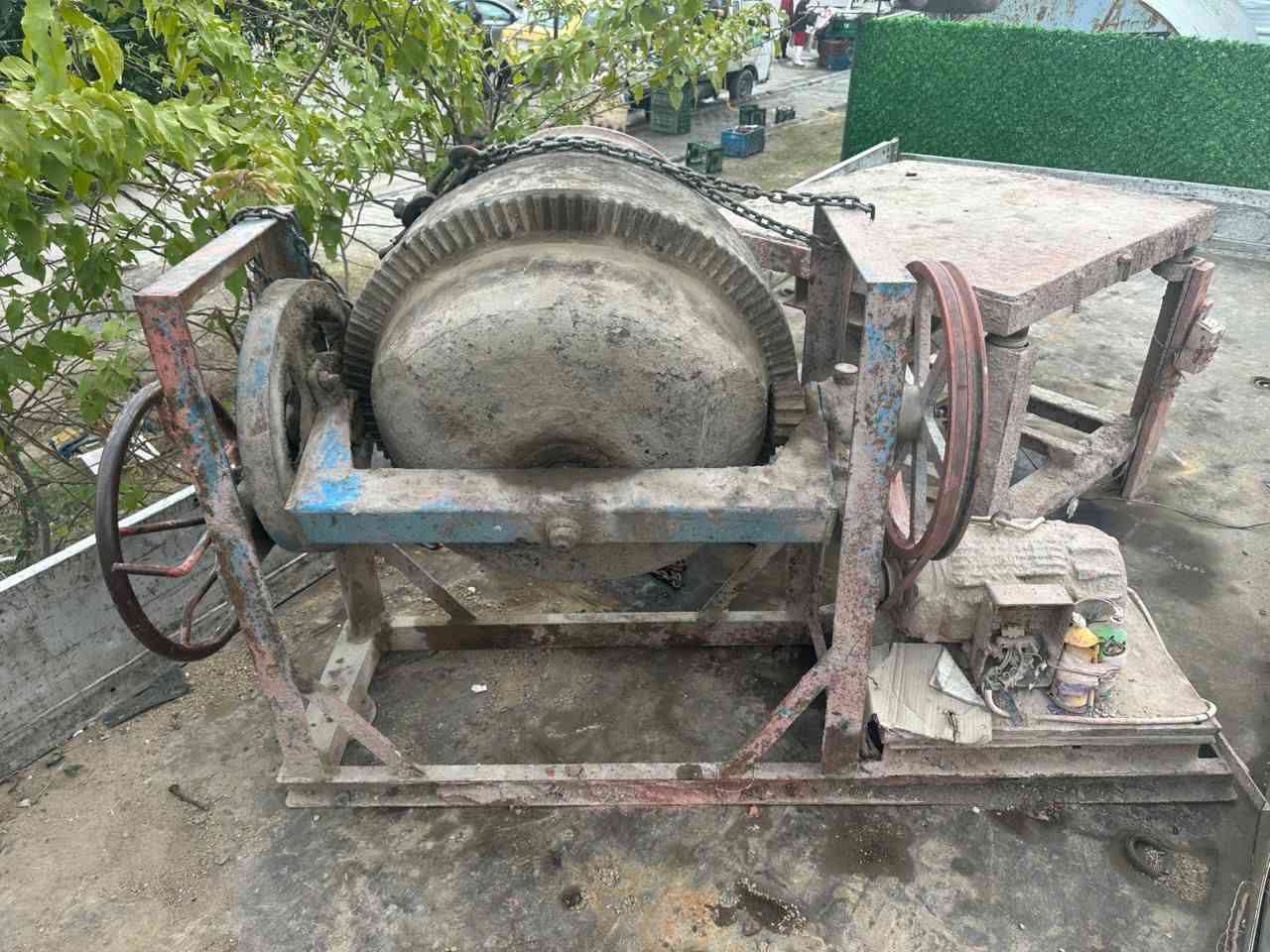 سلام عليكم خباطه مع هزاز قالب للبيع العنوان بغداد الكاظميه ***********
