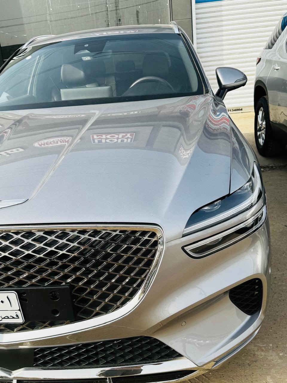 السلام عليكم
جنسز زGV70
موديل 23فول مواصفت
وارد امريكي حادث بندي فقط بدون ايرباك 
رادارات كامرات 360 درجه 
مكينه 2500 تيربو 
رقم بغداد بسمي 
السعر 293
رقم مبايل ***********
التواصل واتساب فقط
