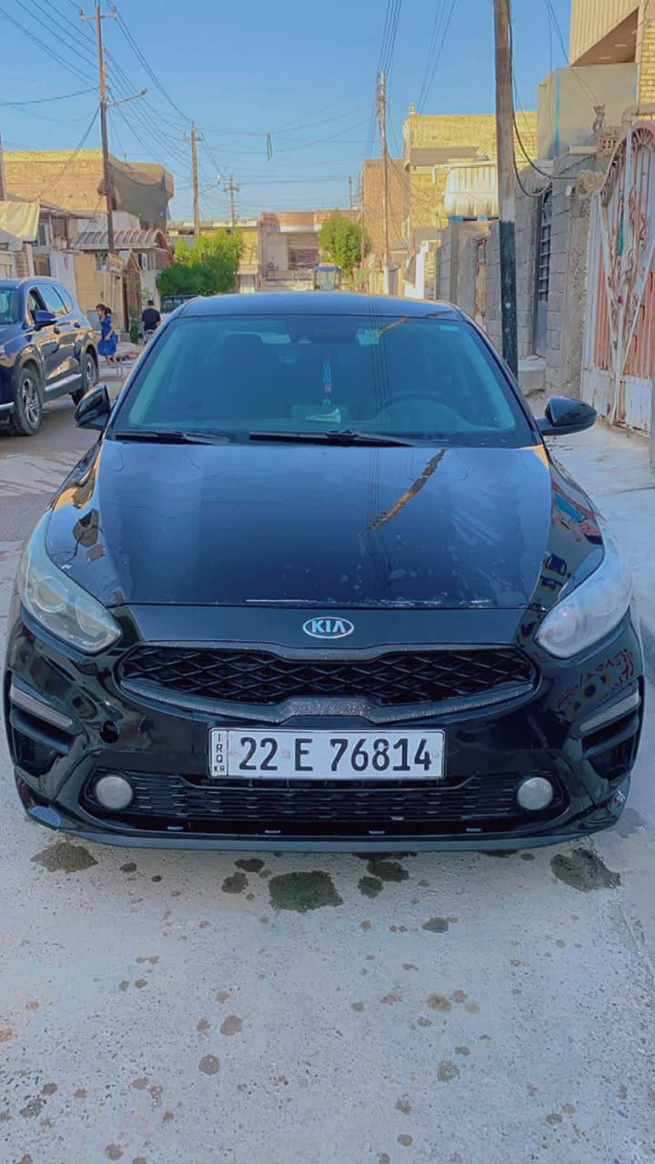 السلام عليكم 
سيارة كيا فورتي للبيع
وارد أمريكي
موديل 2020
لون أسود
رقمها أربيل
لوحة إنكليزي
وكالة خاصة بأسمي
حادثها كما مبين في الصور 
محرك جديد غير مفتوح 
كير اوتوماتيك جديد غير مفتوح 
دواخل نظيفة
أيرباكات جديدة وغير طاكة
عارضها بسعر شدة وعشرة اوراق وبيها مجال .
وهذا رقمي
*********** بغداد, العراق

