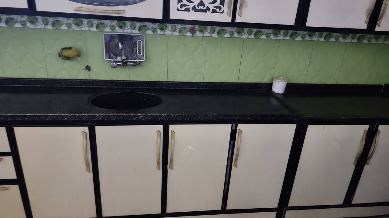 كاونتر للبيع تفصال نضيف كولش
***********
