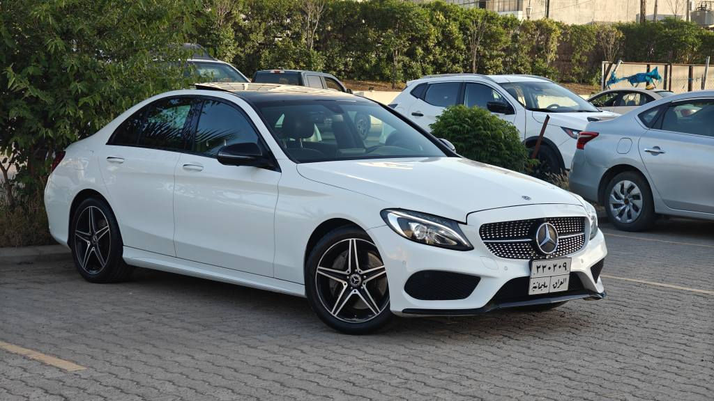 Mercedes Benz c300 4matic AMG Kit
2018
فول مواصفات
4 پارچەی بۆیاغه لەسەر شوخت 
77.000 مایل رویشتیه
بێ ژورێ و ێێریاک بەشەرەت 
فول فوله 
گێر و مەکینە و کارەبایات و تحویل بەشەرەت
ناونیشان هەولیر 
***********
*********** أربيل, العراق
