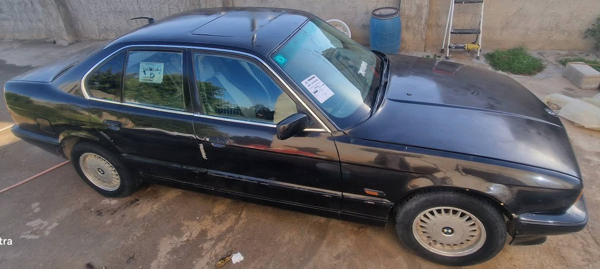 للبيع BMW موديل 1990
سيارة بحالة جيدة وسعر مناسب.
التفاصيل:
التسجيل: بغداد – باسمي (مشروع وطني)
السنوية: لـ 28 وقريبة تسقط
محرك تخم
الكير يعمل طبيعي
صبغ عام
تايرات جيدة
شكلها جميل
النواقص:
الجنطة قافلة
يد الباب الخلفي فالتة
تحتاج دوشمة بسيطة
💰 السعر: 55 وقابل للنقاش للجادين
📱 التواصل واتساب: ***********
