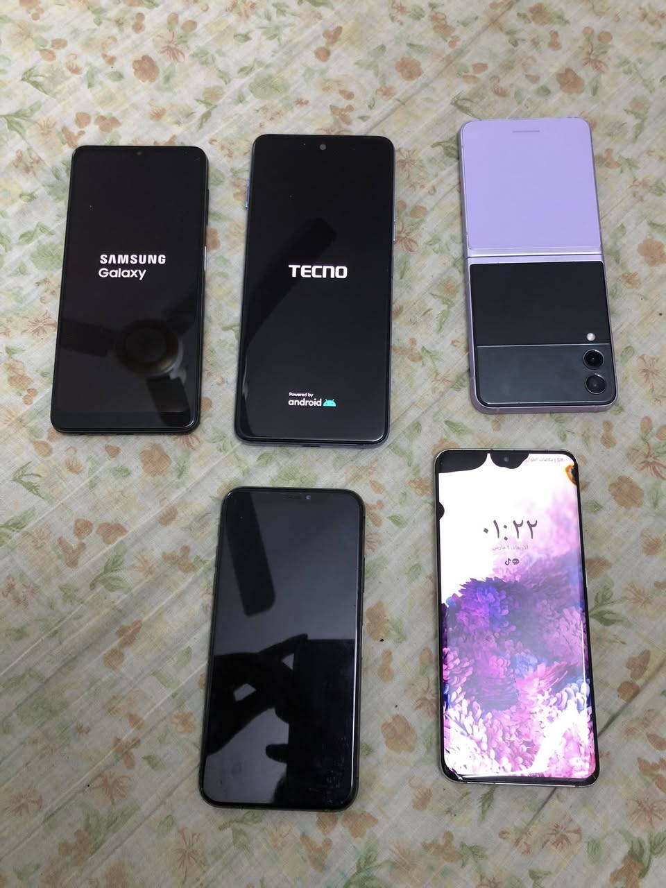 السلام عليكم سامسونجات رخيصه
S20 عادي كلشي شغال بدون عيوب بس سواد بشاشا بس ما مئثر ع كلشي ذ١٢٨ رام ٨ سيمكارتين عربي 
سعره ٧٥ الف فقط 

Zfelb شاشا صغير شغال كبير متوقف 
يعني خريطه وساشا صغير جهاز فول نضافه سعره ٦٠ الف فقط 

A22 بي جميل 
وباب سيمكارت ماكو كلشي شغال سعره ٣٥ الف فقط 

تكنو بوفه كبس شركه ١٢٨ رام ٨ 
بس جميل وشحن يشكل 
سعر ٤٠ الف فقط 

ايفون اكس اس بي رمز وايكلود بدون فورمات دكمه بور  قويه 
وساشا بيها اسود  جهاز كبس ٢٥٦ سعر فقط ٥٠
 الف 

تواصل حصرا واتساب وتدللون 
***********
