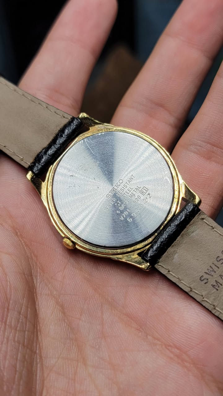 سيكو كلاسك بارقام عربية 
قطر ٣٣.٨ 
السير مستبدل 
والنظافة عالية 
السعر ٦٥ الف دينار 
*********** واتساب
