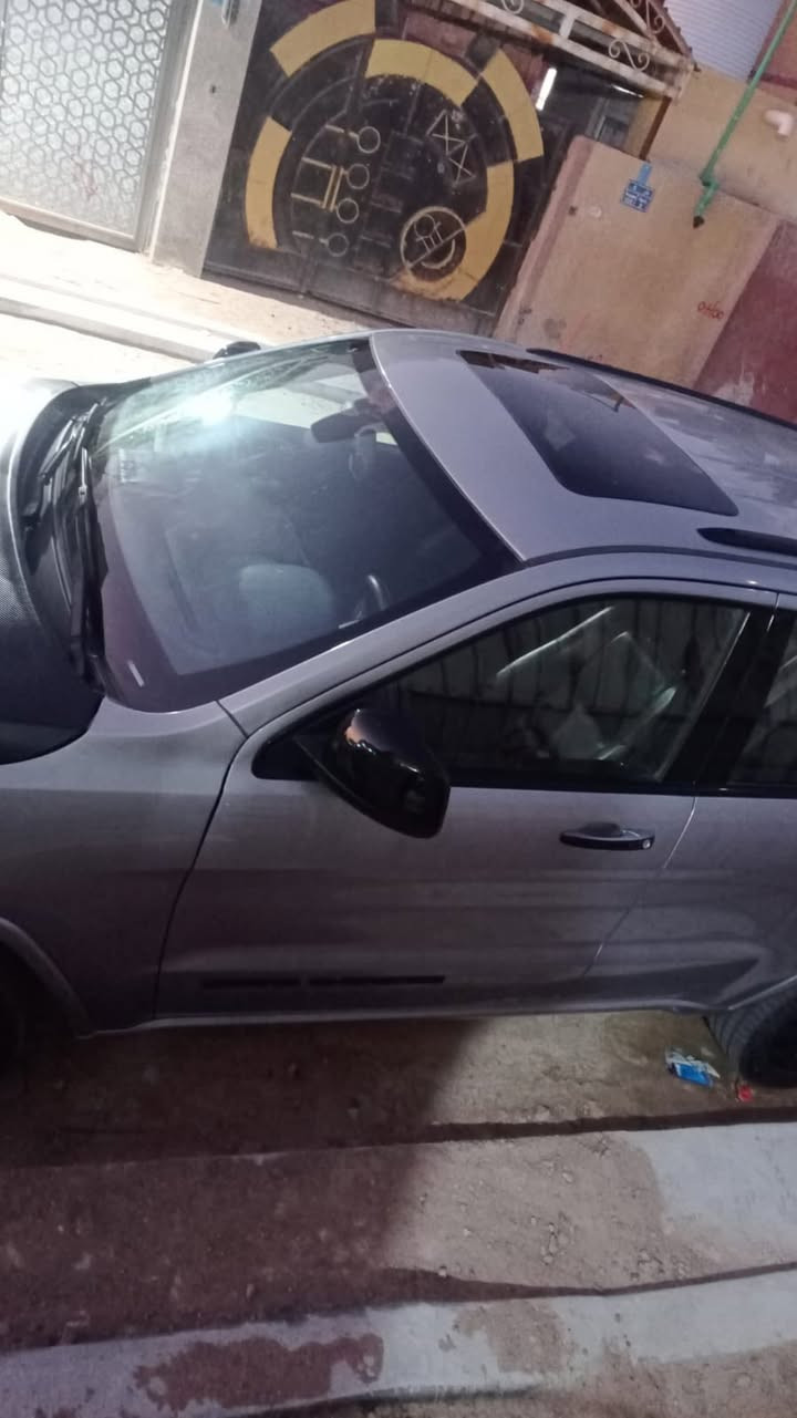 السلام عليكم للبيع جيب كراند شيروكي 20 اصل بلاك توب مواصفات شنو بالك مواصفات بيها مكينه كير حداديه تبريد طخم تاير كله بالظمان والشرط مكينه ٦سلندر  تو ويل
 ظررها جاملغ وبنيد بدون اي دواخل رقم بصره تحويل مباشر مكاني البصره دور النفط اي استفسار *********** سيد وسام 
السعر 222
