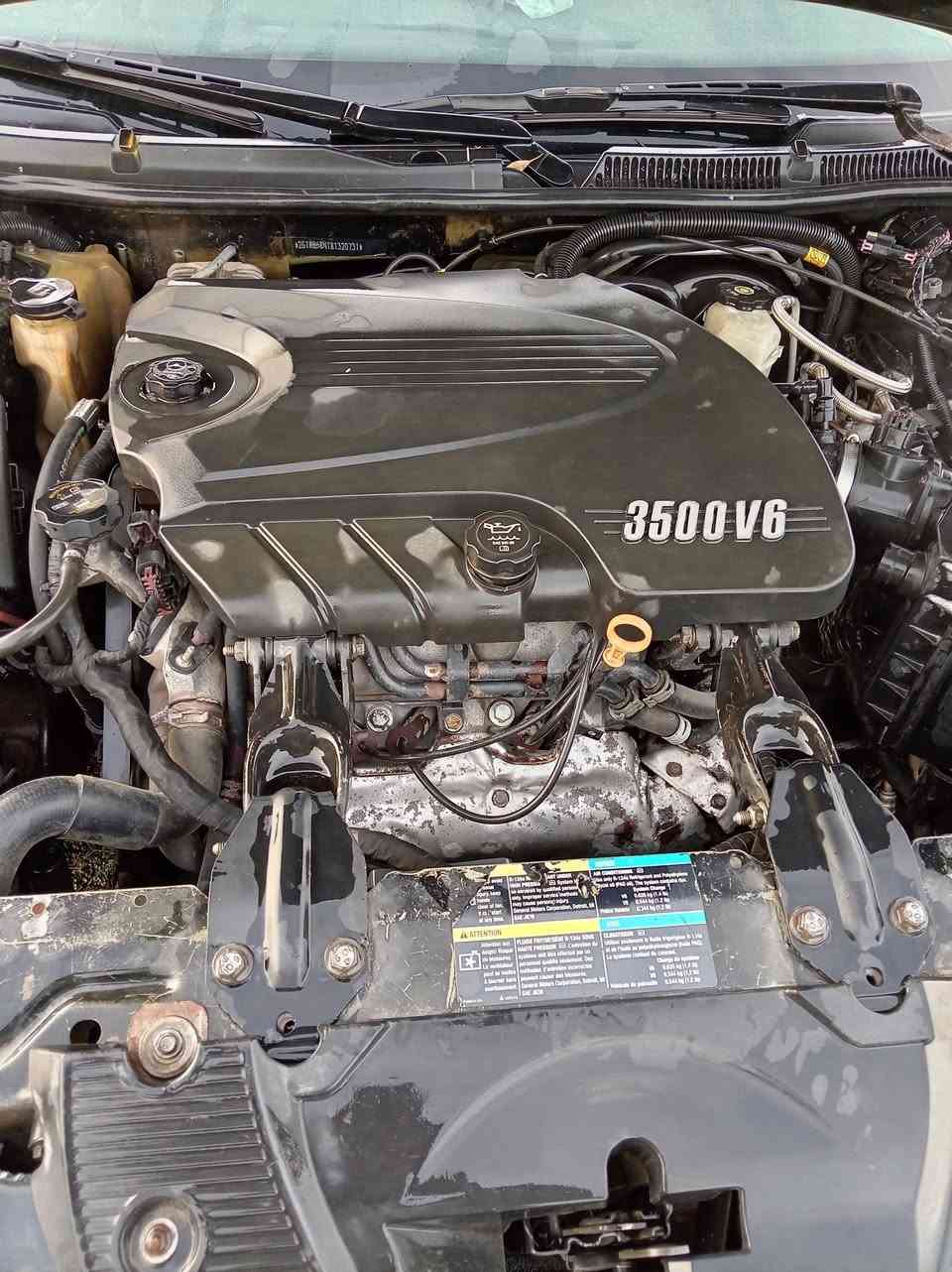 السلام عليكم انبالا للبيع موديل ٨ سنويه ل30 محرك كير شرط طخم تايرجديد تحويل مباشر بأسمك السيارة جاهزة السعر ٦٥ وبيه مجال /***********
