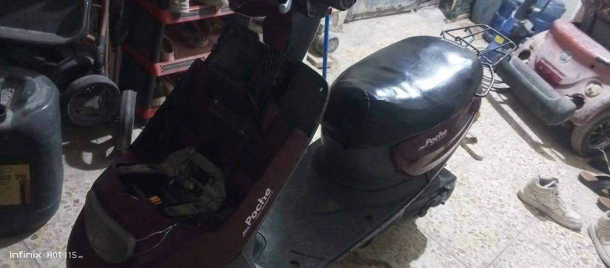 دراجه منغولي
للبيع ما مفتوحة 
شلعه ومعدل 
دراجه نضيفه 
سله مالتها موجوده 
كهربائيات كله شغاله 
سلف هورن لايت 
بك لايت اشاير 
نقص بس جوزه 
مكان كربلاء 
السعر 350 وبيها مجال مستعجل مستعجل 
رقم الهاتف ***********
ما متواجد على الفيس 
الشراي يتصل
