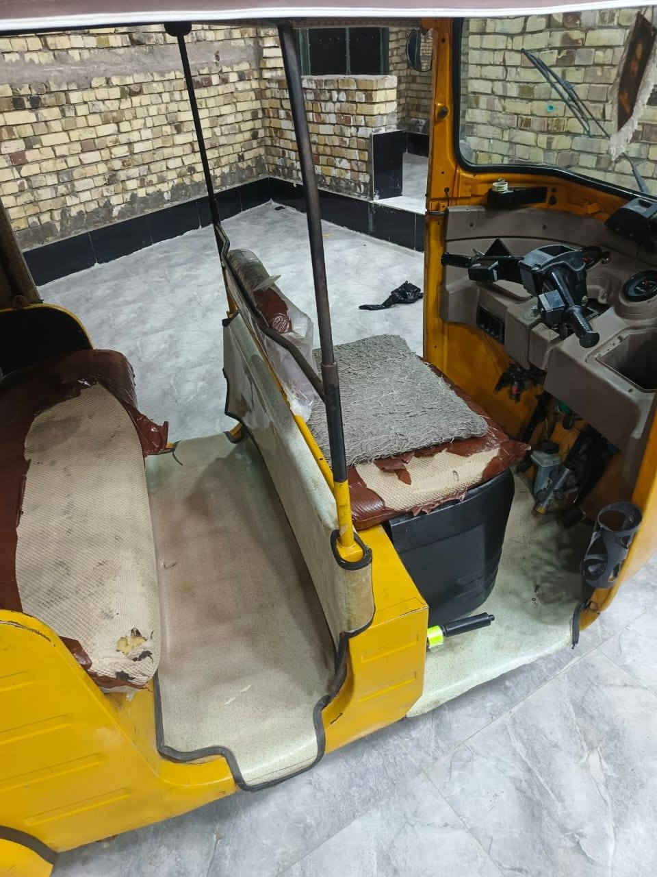 السلام عليكم شباب تكتك البيع موديل 19 شهر 11 كهربائيات كله شغاله تخم تاير اوراق العنوان ميسان العماره ***********
