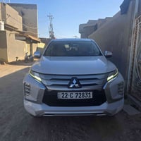 للبيع  ميتسوبيشي باجيرو سبورت  موديل 2020  لون رصاصي فاتح  مكينة 6 سلن...