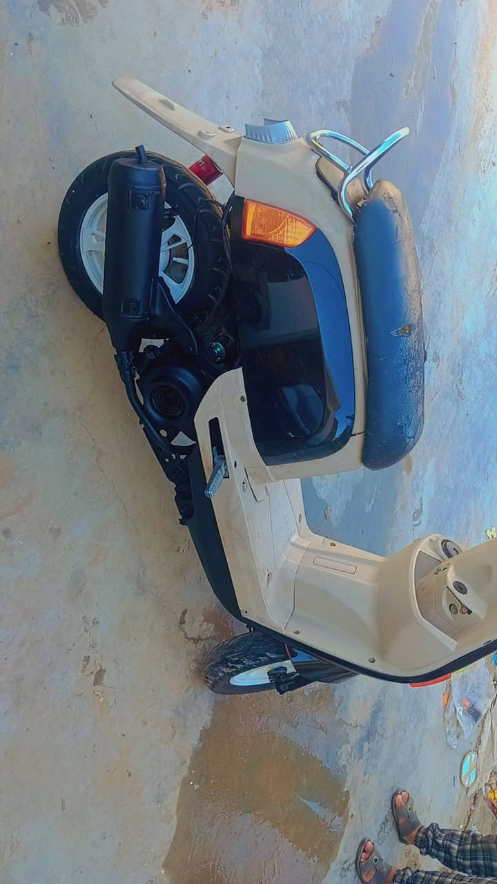 سلام وعليكم بوليسي ياباني للبيع عوزه سبرنگ هندر مكان كوت الزهراء ***********

