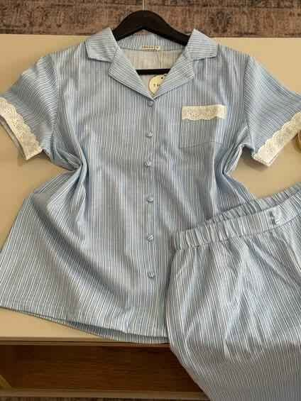 Pyjama tress boutonnée bzzf classe et confortable 🤩 et en plus tissus bared khfif ✨️❤️ البليدة, الجزائر


**إذا كنت صاحب هذا الإعلان وتريد حذفه لأي سبب، رجاءا أرسل رسالة إلى الدعم الفني**