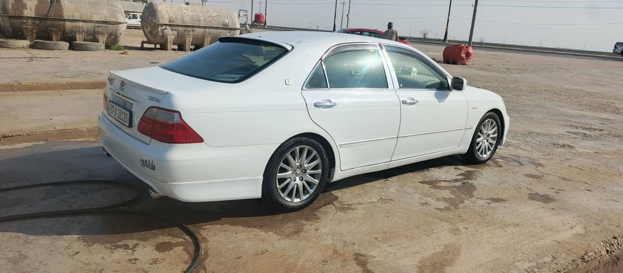 السلام عليكم
كراون شاهينه
 للبيع موديل 2007  

 بأسمي سنويه لل 29
مشروع وطني وتحويل مباشر 
 السياره مكفوله كفاله عامه من كصه ونقل الجثه والضربه والرسميات 
ارقام انكليزي 
السياره شاصي80 
كير 6نمر 
غرفه بيجي 
 
تحوير النجف 
السعر 130 وبيها مجال للطيبين
المكان:..الناصريه البطحاء+***********
