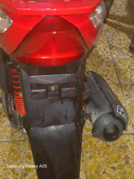 أسلام عليكم أخوان هاي الدراجه اشتريته صار ٣ أشهر الله شاهد ومو مستعمله بس شغلاتي الخاصه ومامحتاجه ادراجه اشتريته رنبه من الحريه وسعره موجود بلمكاتبه وشوفونه بس الدراجه جديده ابمعنه الكلمه الله شاهد كامله من كلشي  (***********) بغداد
