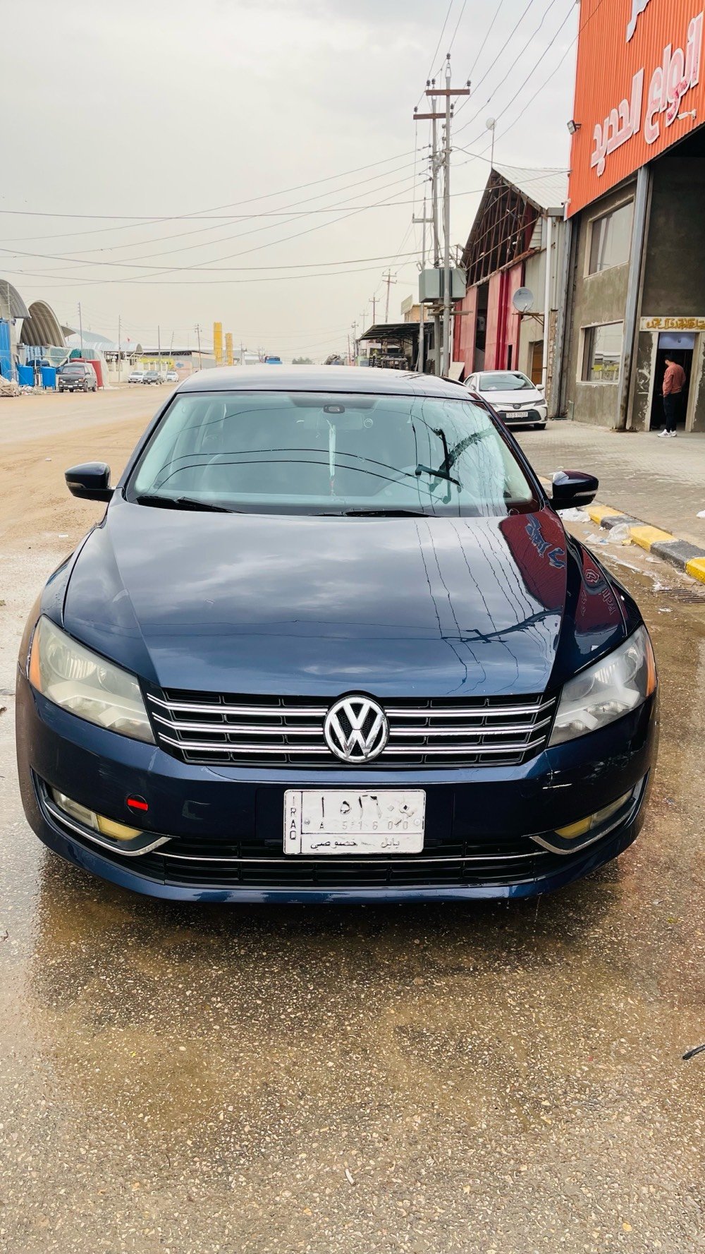 فولكس فاكن باسات وارد امريكي موديل 2013
مكينه 5 سلندر 
مكان السيارة نجف 
بيها صبغ صفحة السائق اثر جراد 
