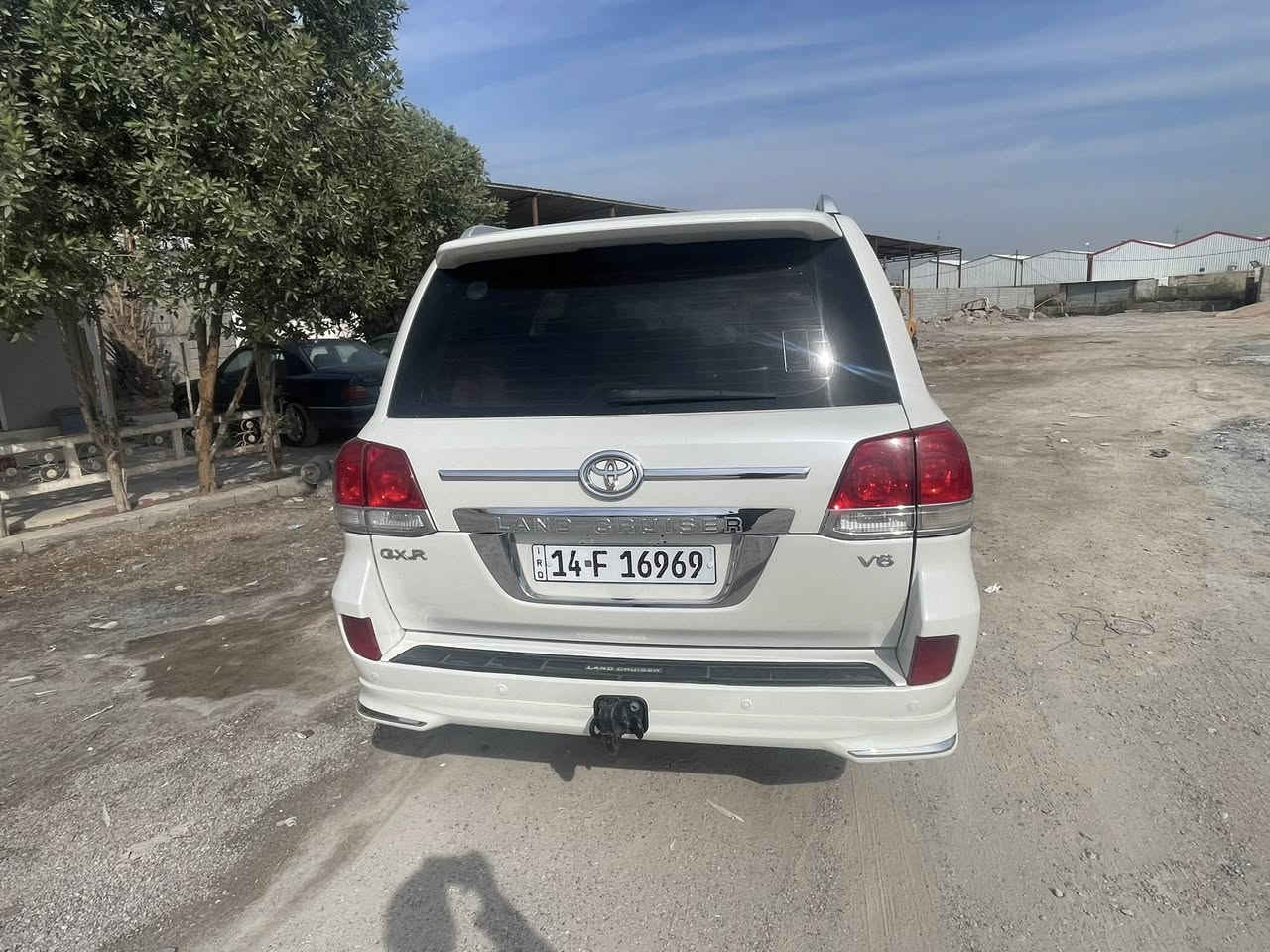 سلام عليكم لاندكروز ٢٠١٠ سيارة جهازه تخم تاير حداديه جديدة السيارة رقم بصره تحويل ثاني يوم السيارة مكفولة كفالة عامه من الاصوليات ومن الحادث من تبديل من صبغ السيارة خير من الله مال جناي بيه بارد كد شبر مكانين والباقي كفالة تخذ تفحص مكان السيارة البصرة القرنه الشرش 
غير متواجد ع الفيس رقم تلفون *********** وات ساب شغال
