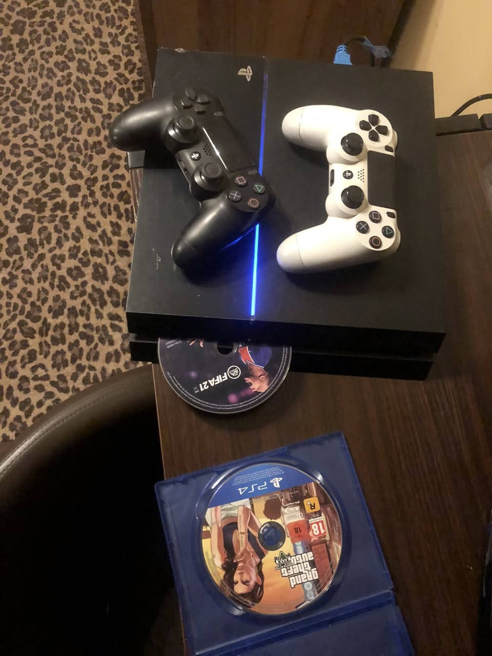 سلام عليكم بلي 4 فات بلي نضيف و قليل الاستخدام وملحقاتة كاملة بدون اي نقص مع ثنين جوستك وثنين العاب وسعره 200 وبي مجال مكاني بغداد


**إذا كنت صاحب هذا الإعلان وتريد حذفه لأي سبب، رجاءا أرسل رسالة إلى الدعم الفني**